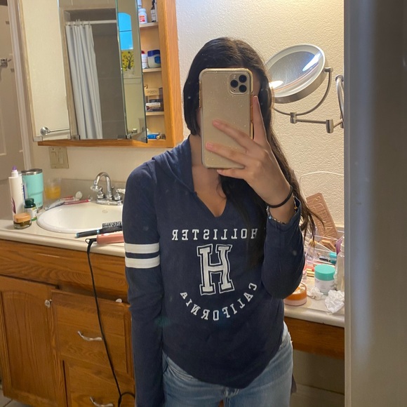 Long sleeve Hollister shirt - Picture 3 of 3